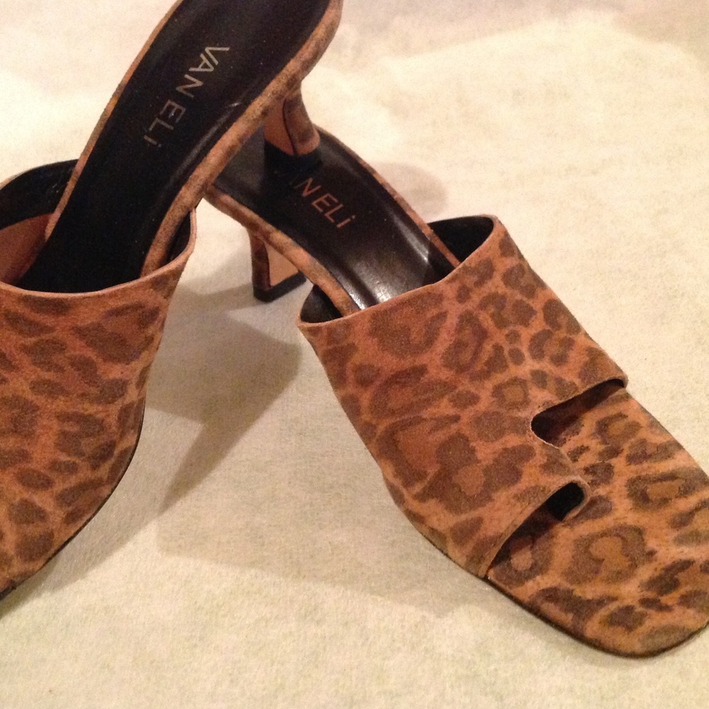 Vaneli Soft Leopard Suede Low Heel Thong Sandal